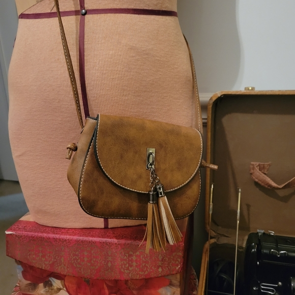 Handbags - SHEIN Leather crossbody clutch